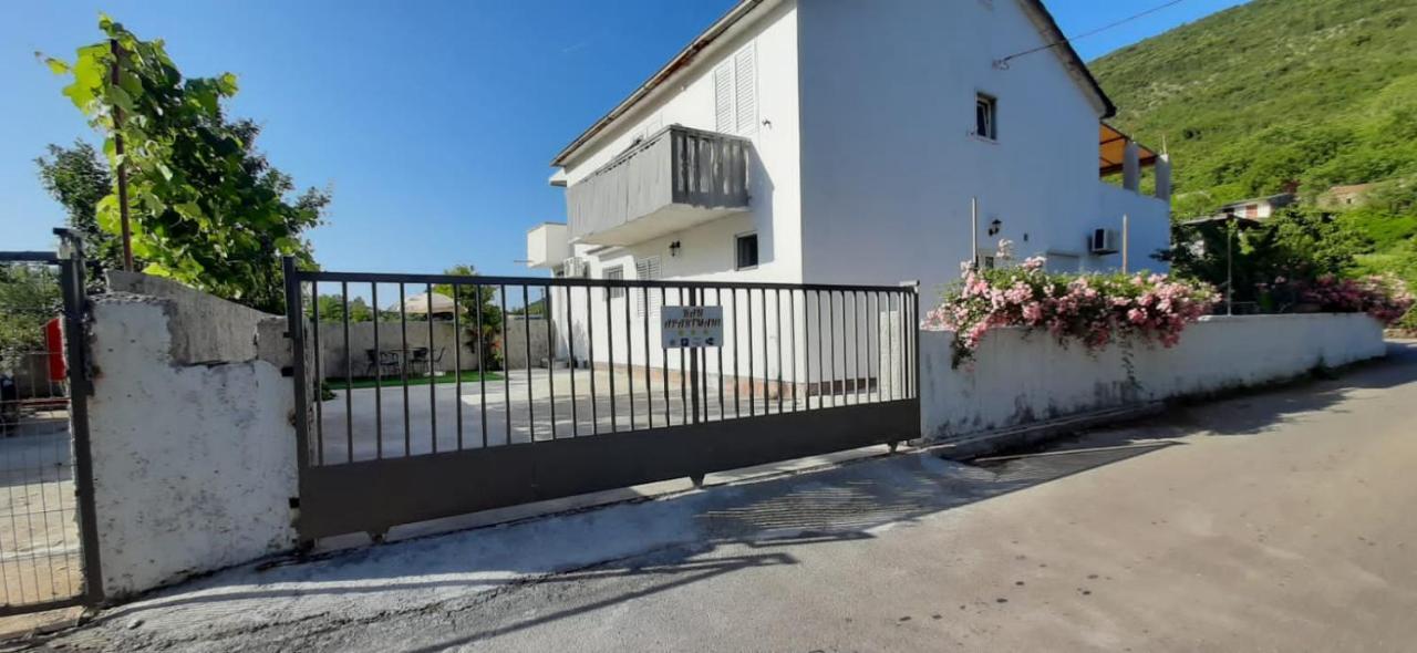 Ban Apartmani Budva Exterior foto